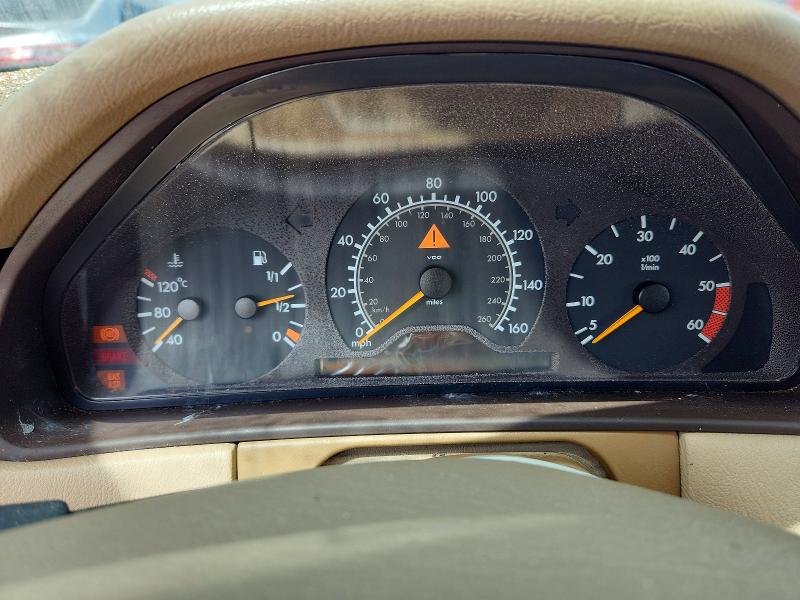 48253996 :رقم المزاد ، WDBJF25H8XA825025 vin ، 1999 Mercedes-benz E مزاد بيع