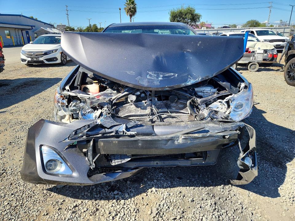 2014 Toyota Camry Hybrid მანქანა იყიდება აუქციონზე, vin: 4T1BD1FK6EU100773, აუქციონის ნომერი: 49587166