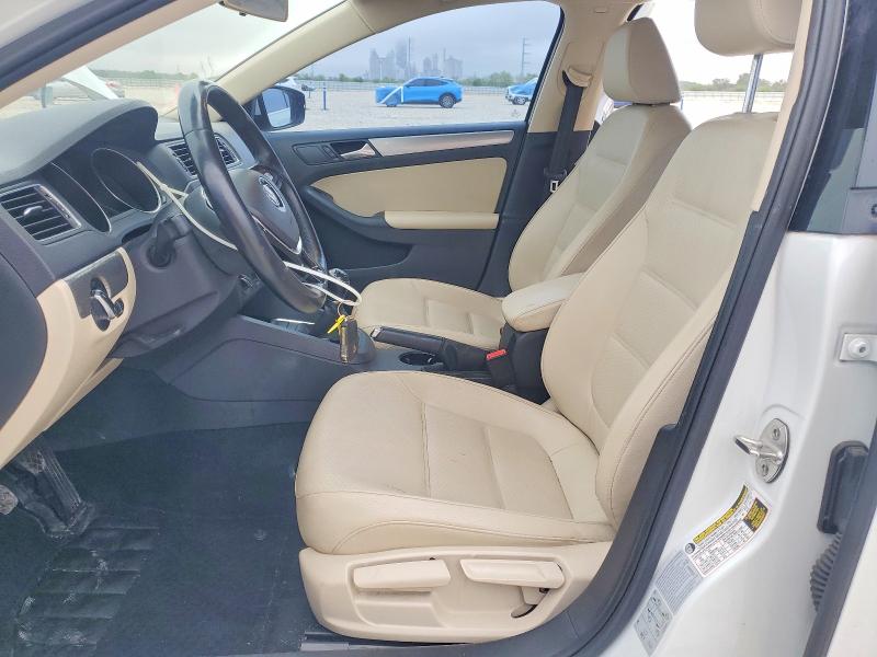 48957516 :رقم المزاد ، 3VWB67AJ8HM274706 vin ، 2017 Volkswagen Jetta مزاد بيع