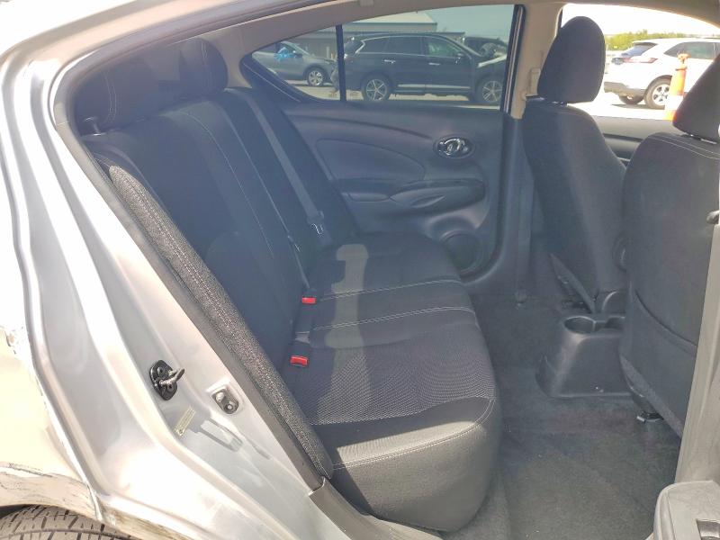 48914476 :رقم المزاد ، 3N1CN7AP1JK431883 vin ، 2018 Nissan Versa مزاد بيع