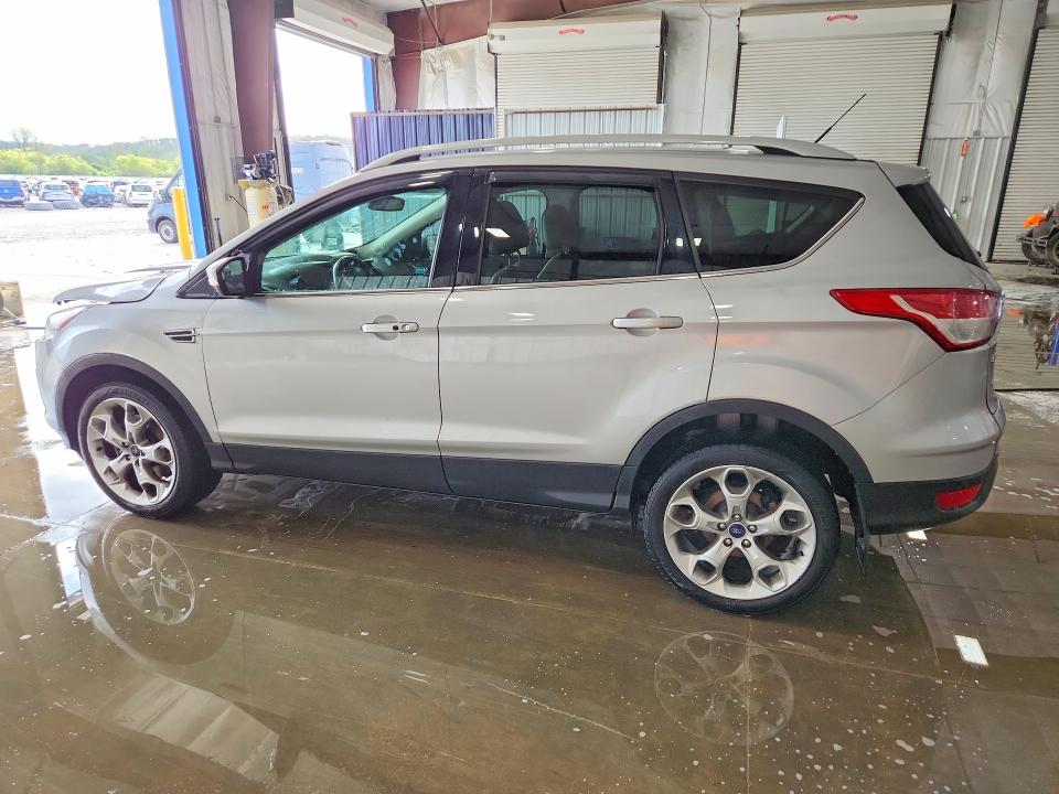 Продажа на аукционе авто 2016 Ford Escape, vin: 1FMCU9J97GUC33312, номер лота: 49721336