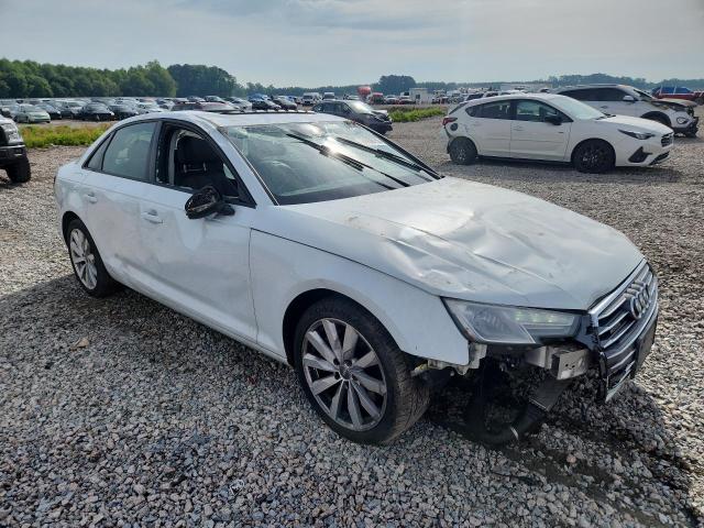 Продаж на аукціоні авто 2017 Audi A4, vin: WAUANAF41HN040556, номер лоту: 51439156