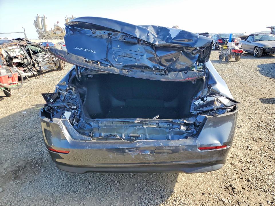 50633476 :رقم المزاد ، 1HGCY1F3XPA058300 vin ، 2023 Honda Accord مزاد بيع