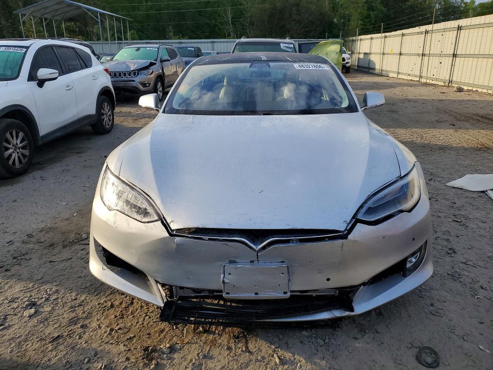 48327806 :رقم المزاد ، 5YJSA1E27HF231691 vin ، 2017 Tesla Model S مزاد بيع