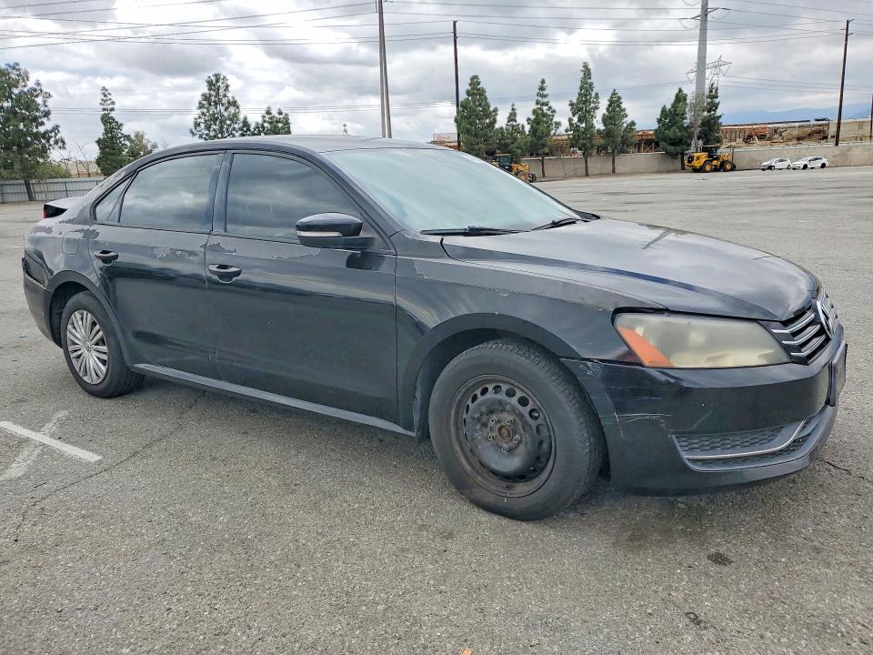 47665346 :رقم المزاد ، 1VWAT7A31EC084801 vin ، 2014 Volkswagen Passat مزاد بيع