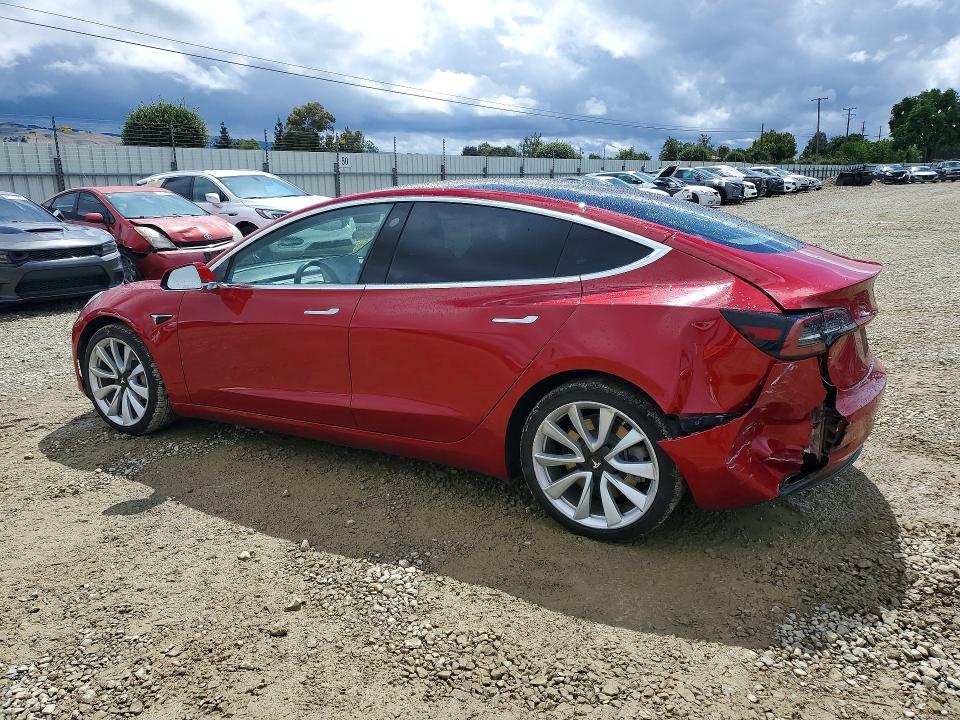 50192136 :رقم المزاد ، 5YJ3E1EA8JF047513 vin ، 2018 Tesla Model 3 مزاد بيع