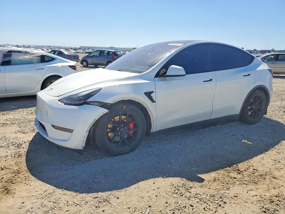 49010596 :رقم المزاد ، 7SAYGDEFXNF389003 vin ، 2022 Tesla Model Y مزاد بيع