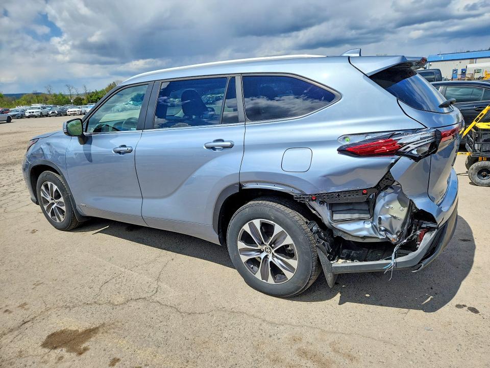 Продажа на аукционе авто 2023 Toyota Highlander Hybrid, vin: 5TDKBRCHXPS119884, номер лота: 50629376