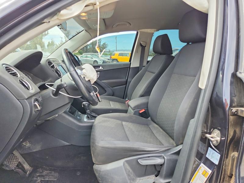 48841626 :رقم المزاد ، WVGAV7AX3HK053989 vin ، 2017 Volkswagen Tiguan مزاد بيع