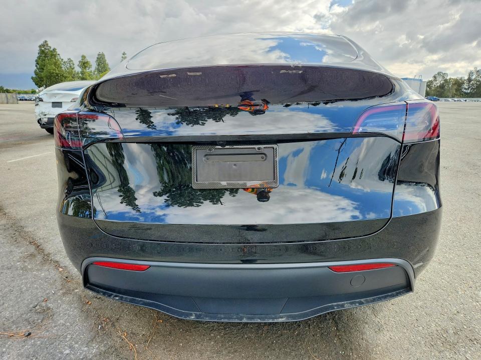 2024 Tesla Model Y მანქანა იყიდება აუქციონზე, vin: 7SAYGDEE2RF066383, აუქციონის ნომერი: 51379566