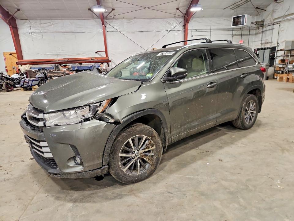 2017 Toyota Highlander მანქანა იყიდება აუქციონზე, vin: 5TDJZRFH0HS379098, აუქციონის ნომერი: 48583036