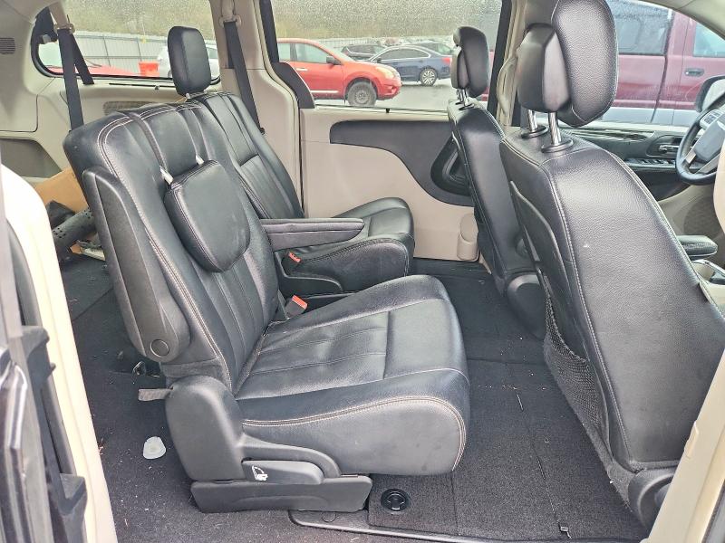 48392076 :رقم المزاد ، 2C4RC1BG0FR513651 vin ، 2015 Chrysler Town & Country مزاد بيع