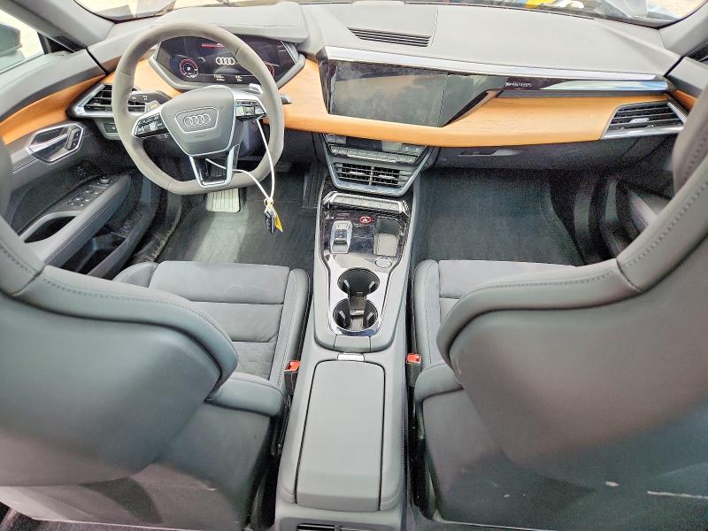 Продажа на аукционе авто 2022 Audi E-tron Gt, vin: WAUFJBFWXN7010450, номер лота: 49663026