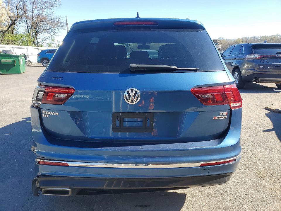 Продажа на аукционе авто 2018 Volkswagen Tiguan, vin: 3VV2B7AX4JM216179, номер лота: 49109266