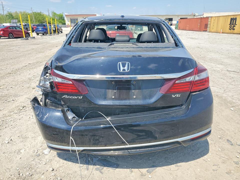 50825806 :رقم المزاد ، 1HGCR3F87HA027611 vin ، 2017 Honda Accord مزاد بيع