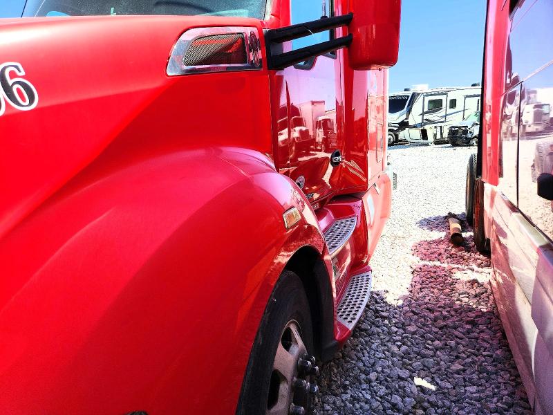 Продажа на аукционе авто 2020 Kenworth T680, vin: 1XKYDP9X9LJ290791, номер лота: 50657846