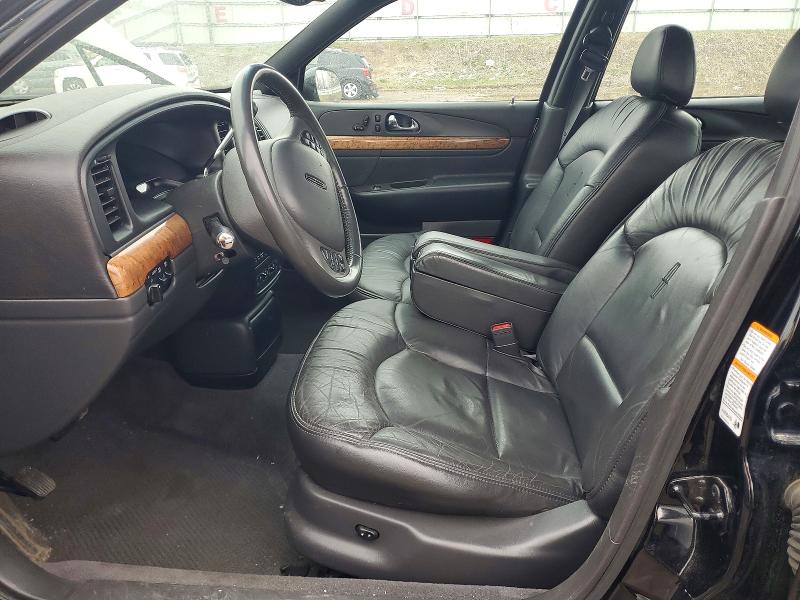 48840856 :رقم المزاد ، 1LNHM97V72Y600639 vin ، 2002 Lincoln Townhouse Continental مزاد بيع