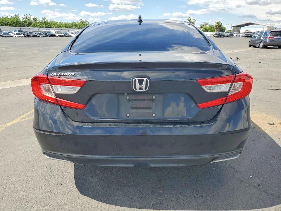 49998996 :رقم المزاد ، 1HGCV1F14JA247894 vin ، 2018 Honda Accord مزاد بيع