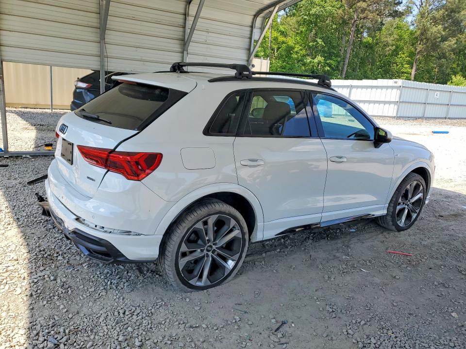 51126656 :رقم المزاد ، WA1EECF32N1045821 vin ، 2022 Audi Q3 مزاد بيع