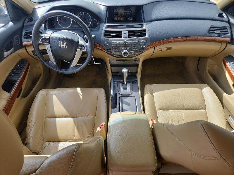 49676316 :رقم المزاد ، 1HGCP3F81BA002670 vin ، 2011 Honda Accord مزاد بيع