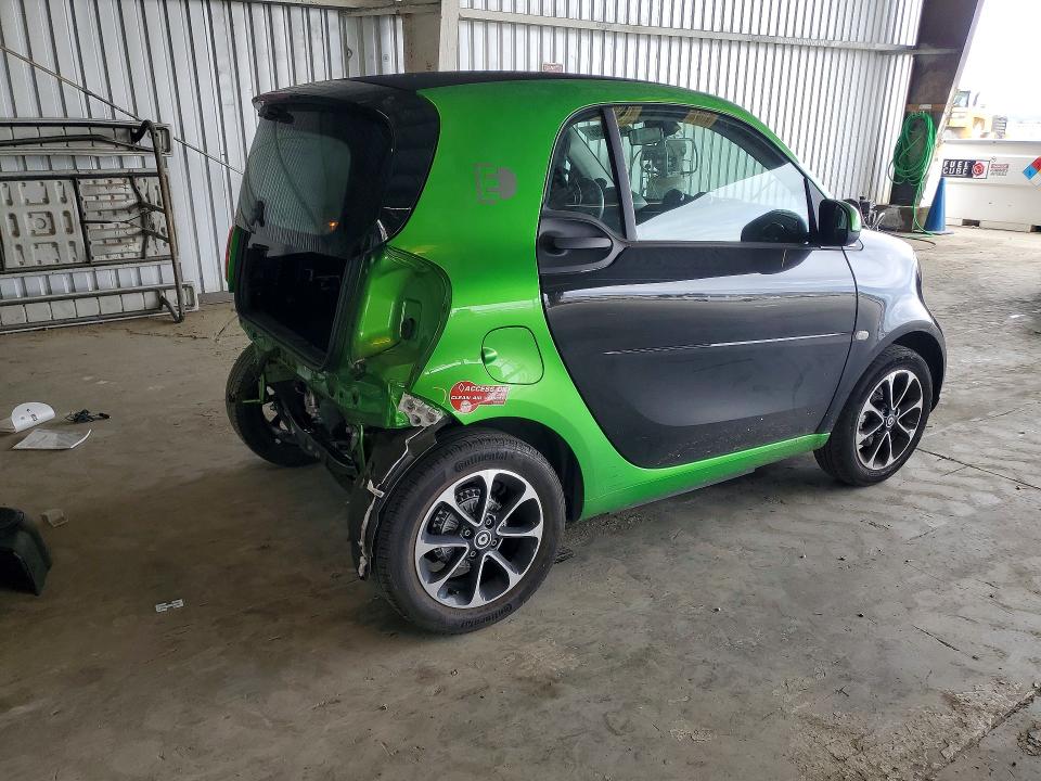 Aukcja sprzedaży 2017 Smart Fortwo, vin: WMEFJ9BA4HK232460, numer aukcji: 50572366