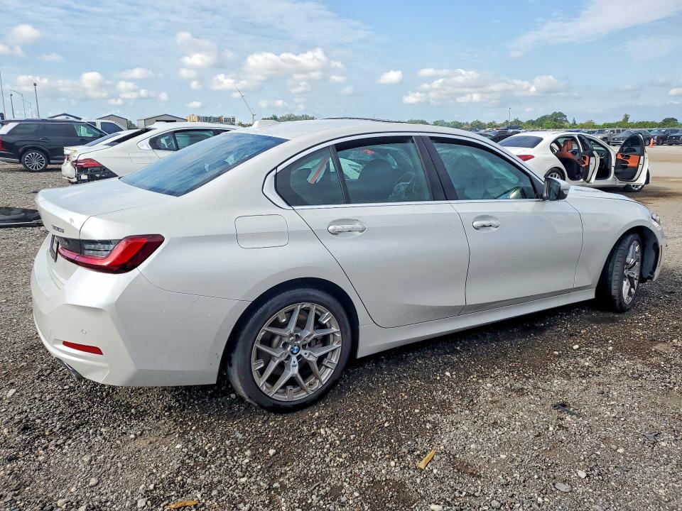 51040996 :رقم المزاد ، 3MW69CW03S8F32907 vin ، 2025 Bmw 330i مزاد بيع