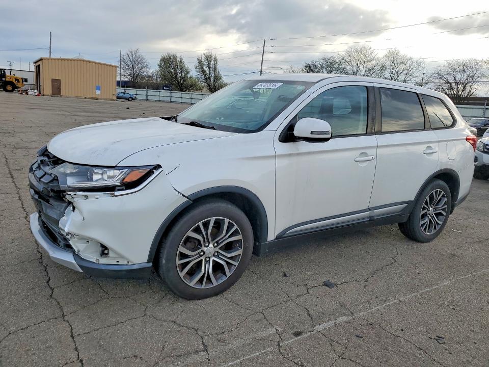 Продаж на аукціоні авто 2018 Mitsubishi Outlander, vin: JA4AD3A30JZ009517, номер лоту: 48707016