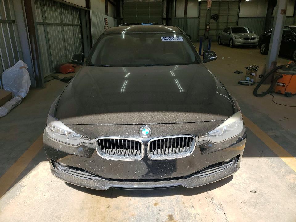 50131096 :رقم المزاد ، WBA3B1G51ENT00829 vin ، 2014 Bmw 320 مزاد بيع
