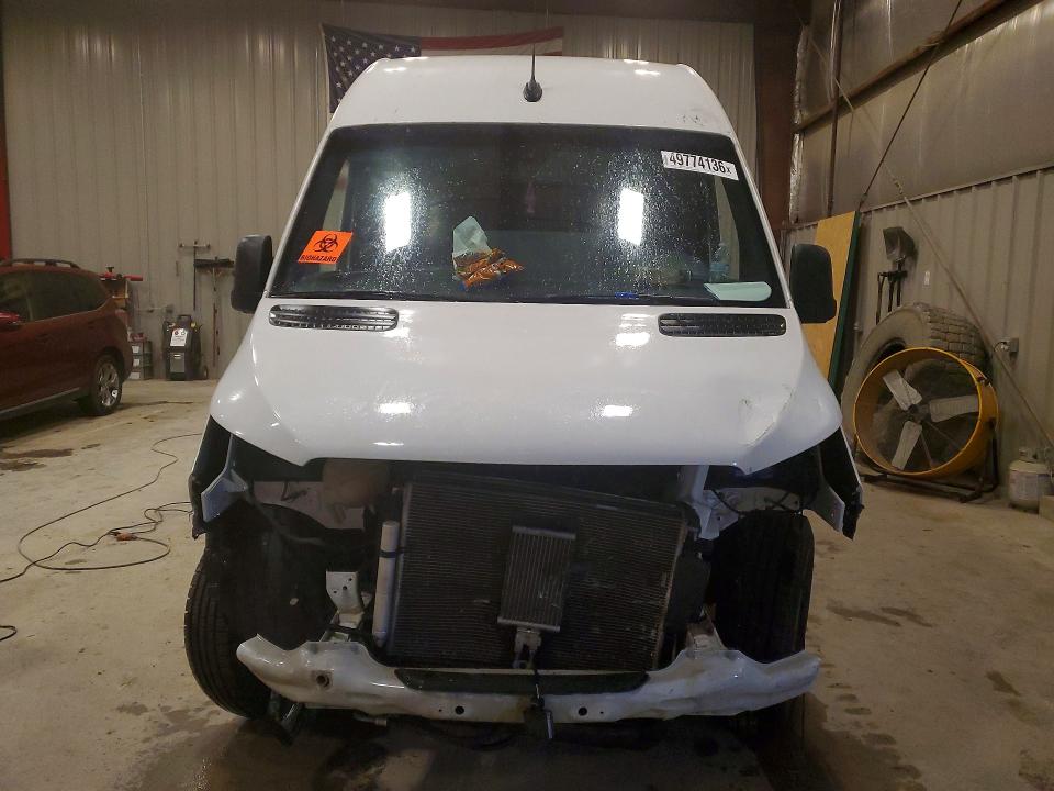 49774136 :رقم المزاد ، W1W40CHY3MT053619 vin ، 2021 Mercedes Benz Sprinter مزاد بيع