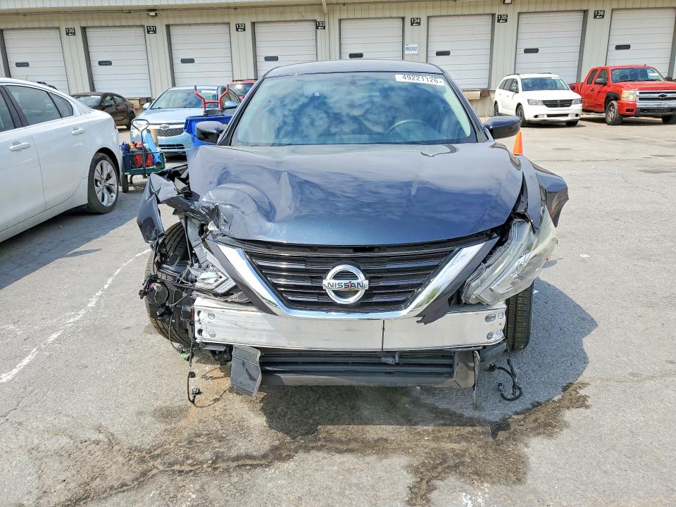 49221126 :رقم المزاد ، 1N4AL3AP5JC253605 vin ، 2018 Nissan Altima مزاد بيع