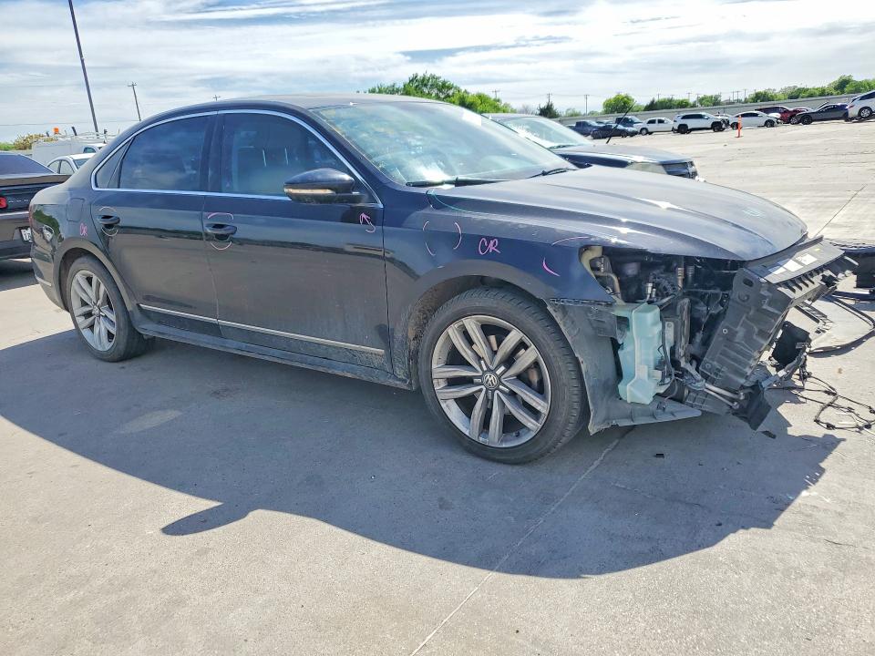 49257926 :رقم المزاد ، 1VWGT7A38HC054421 vin ، 2017 Volkswagen Passat مزاد بيع