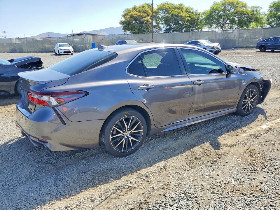 Продажа на аукционе авто 2023 Toyota Camry, vin: 4T1G11AK2PU744490, номер лота: 51724346