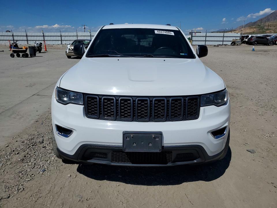 49374086 :رقم المزاد ، 1C4RJFAGXJC405902 vin ، 2018 Jeep Grand Cherokee مزاد بيع