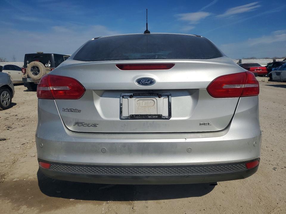 48844506 :رقم المزاد ، 1FADP3H22JL203515 vin ، 2018 Ford Focus مزاد بيع
