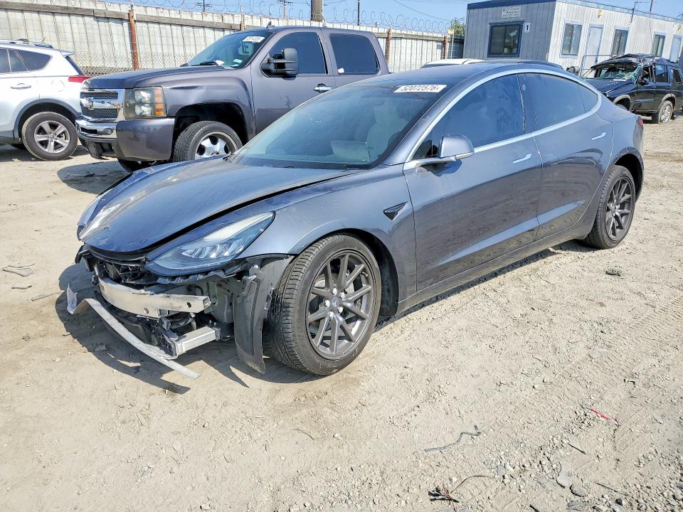 Продажа на аукционе авто 2018 Tesla Model 3, vin: 5YJ3E1EA1JF167489, номер лота: 52072576