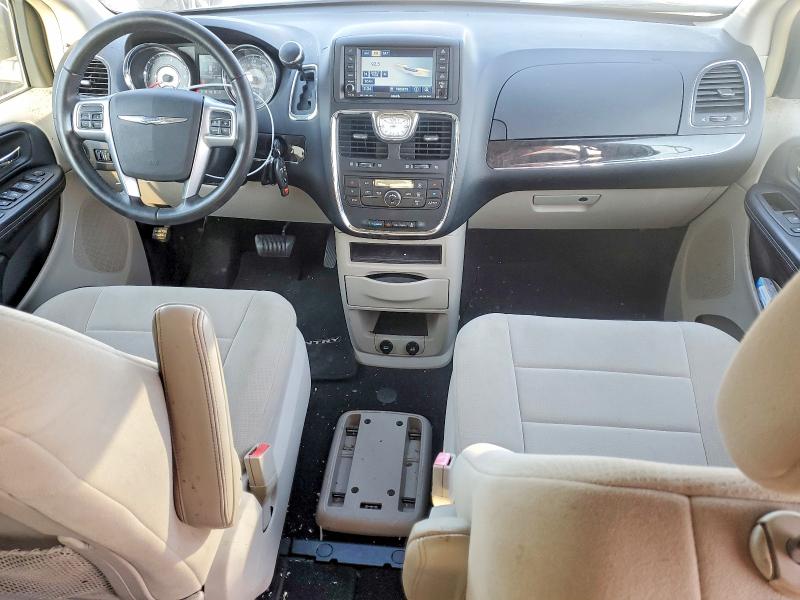 48940956 :رقم المزاد ، 2A4RR5DG5BR694642 vin ، 2011 Chrysler Town & Country مزاد بيع