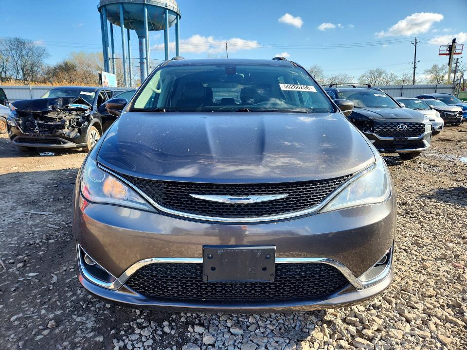 50266256 :رقم المزاد ، 2C4RC1EG5HR757486 vin ، 2017 Chrysler Pacifica مزاد بيع