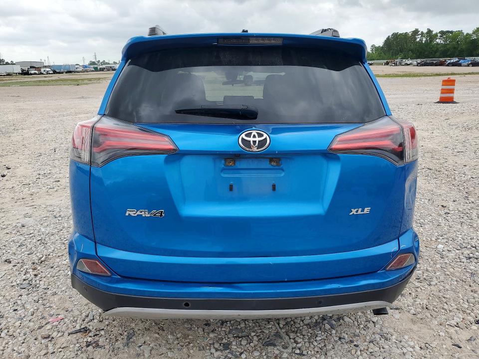 Продажа на аукционе авто 2018 Toyota Rav4, vin: JTMWFREV2JJ752540, номер лота: 49655326