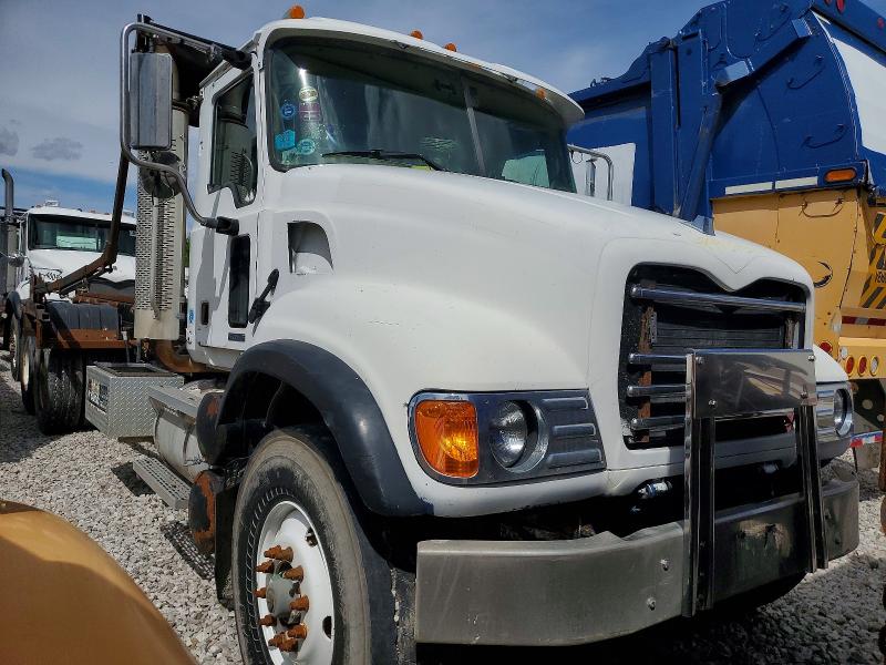 Aukcja sprzedaży 2003 Mack Cv713, vin: 1M2AG11C93M003115, numer aukcji: 48993256