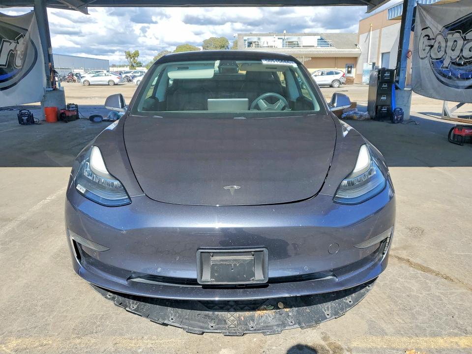 50915086 :رقم المزاد ، 5YJ3E1EA6JF025610 vin ، 2018 Tesla Model 3 مزاد بيع