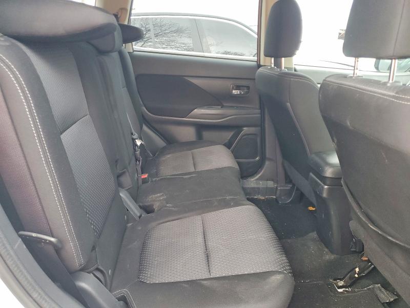 Продажа на аукционе авто 2018 Mitsubishi Outlander, vin: JA4AZ2A32JZ612688, номер лота: 47943206