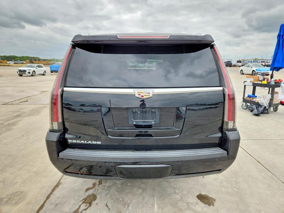 50593176 :رقم المزاد ، 1GYS4HKJ2GR106743 vin ، 2016 Cadillac Escalade مزاد بيع