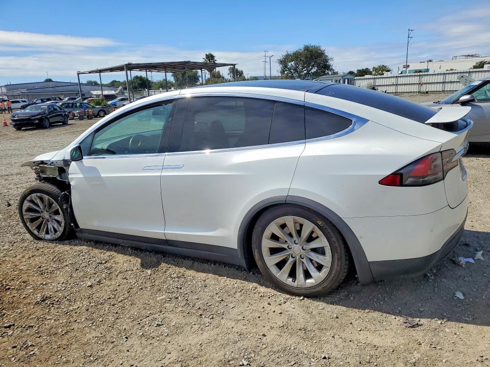 50353656 :رقم المزاد ، 5YJXCBE23LF236420 vin ، 2020 Tesla Model X مزاد بيع