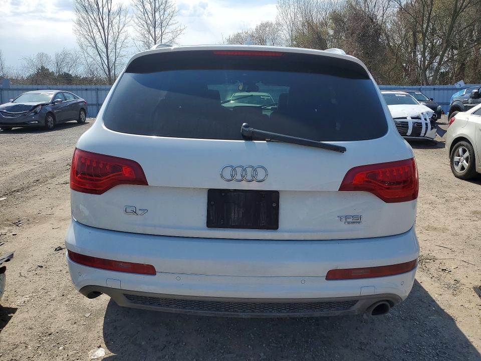 50513126 :رقم المزاد ، WA1WGCFE6FD014782 vin ، 2015 Audi Q7 مزاد بيع