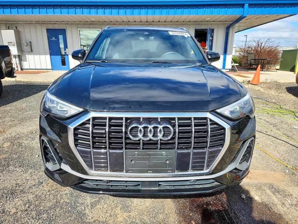 51350056 :رقم المزاد ، WA1DECF38M1020495 vin ، 2021 Audi Q3 مزاد بيع