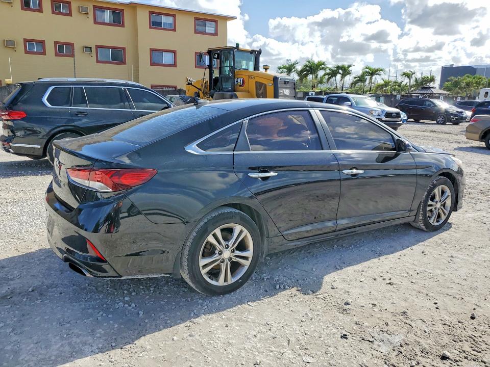 49751386 :رقم المزاد ، 5NPE34AF0JH613862 vin ، 2018 Hyundai Sonata مزاد بيع