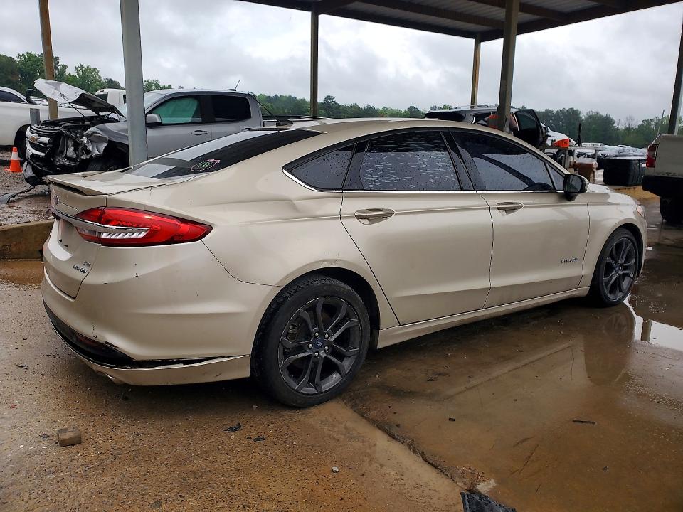 51370156 :رقم المزاد ، 3FA6P0LUXJR269652 vin ، 2018 Ford Fusion مزاد بيع