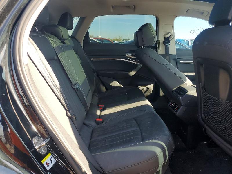 Продажа на аукционе авто 2021 Audi E-tron, vin: WA1AAAGE6MB024011, номер лота: 49447356