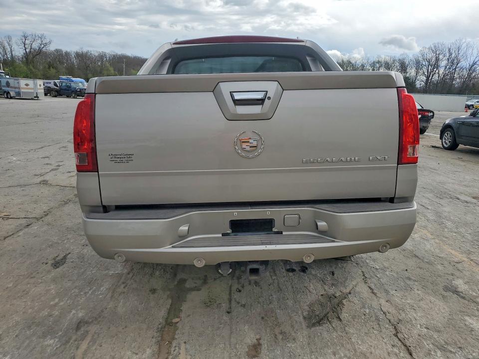 2004 Cadillac Escalade მანქანა იყიდება აუქციონზე, vin: 3GYEK62N64G135586, აუქციონის ნომერი: 47731066
