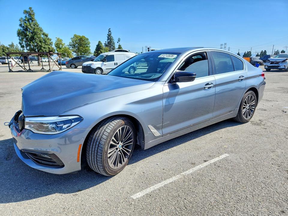 51213526 :رقم المزاد ، WBAJE7C34HG887476 vin ، 2017 Bmw 540 مزاد بيع